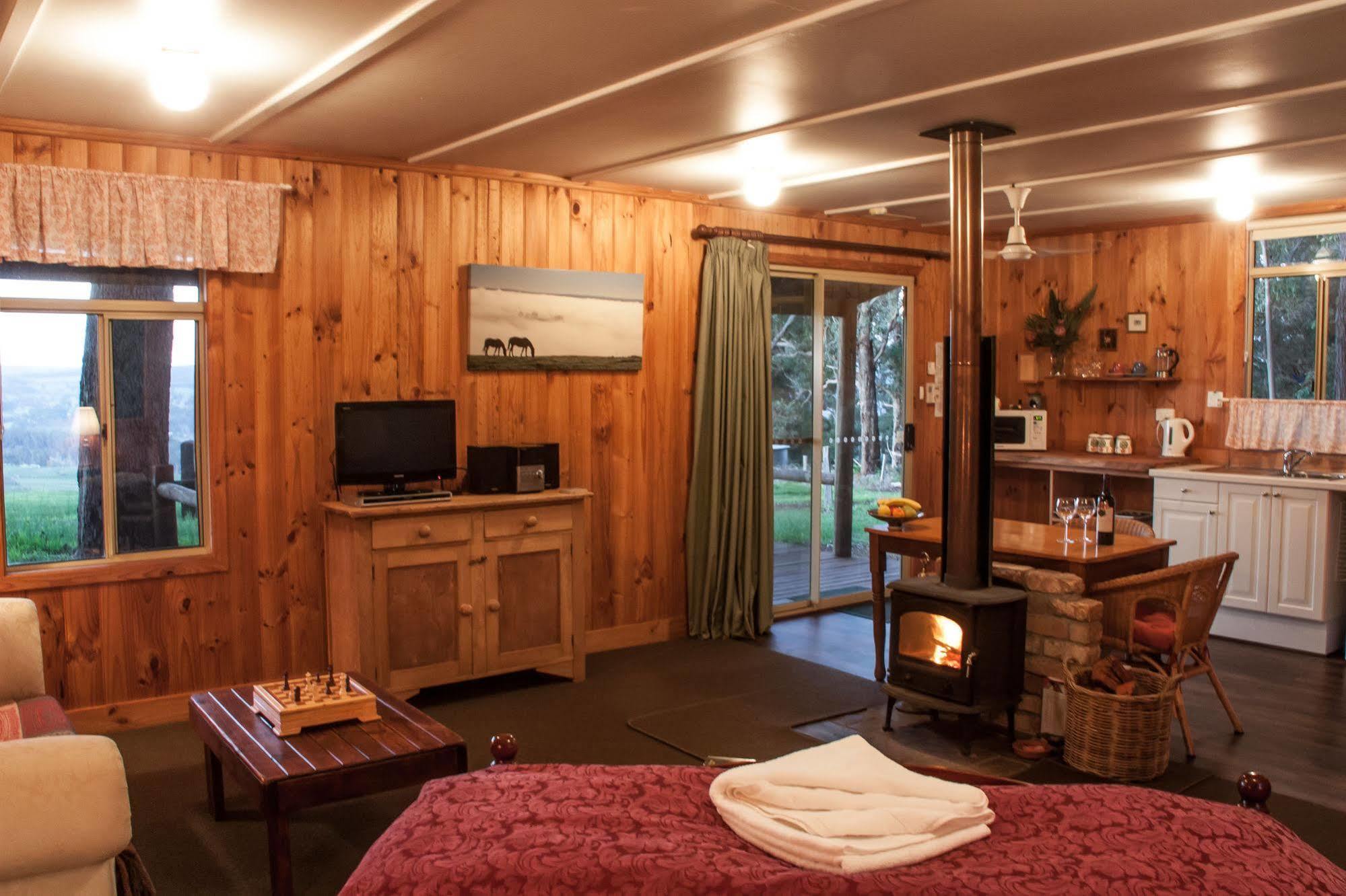 Balingup Heights Hilltop Forest Cottages Exteriör bild