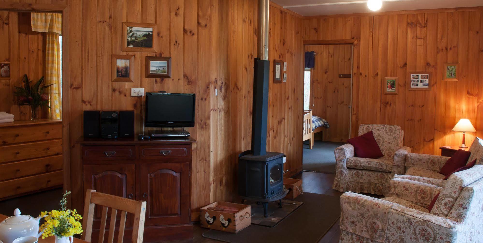 Balingup Heights Hilltop Forest Cottages Exteriör bild