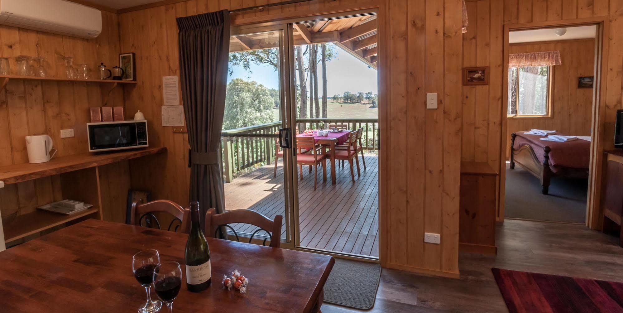 Balingup Heights Hilltop Forest Cottages Exteriör bild