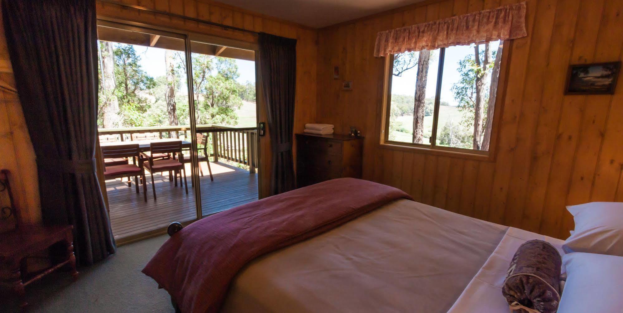 Balingup Heights Hilltop Forest Cottages Exteriör bild